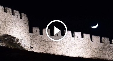 Hilal ve yıldız buluşması Van semalarında görüntülendi