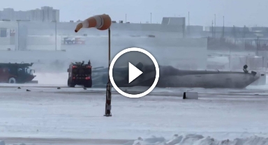 Kanada'ya iniş yapan yolcu uçağı ters döndü: 18 yaralı