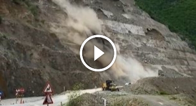 Heyelandan saniyelerle kurtuldu   