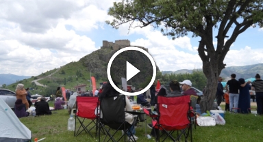 Kov Kalesi eteklerinde şenlik coşkusu