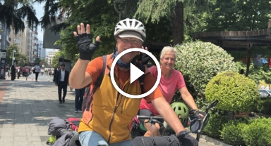 Türkiye'yi bisikletle gezen Alman çift Giresun'un ardından Trabzon'a ulaştı 