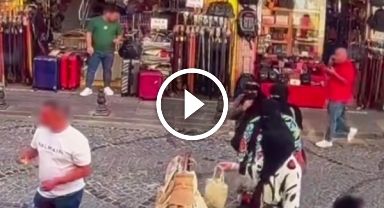 4 kadın çantaları inceleme bahanesiyle hırsızlık yaptı: O anlar güvenlik kamerasında   