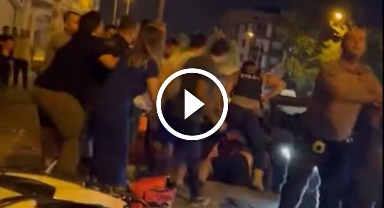 Kaza sonrası çıkan tartışmaya sürücülerim yakınları da dahil oldu: Ortalık savaş alanına döndü   