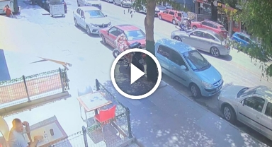 Otomobilin çarptığı yaya havada takla attı: Kaza anı kameralara yansıdı