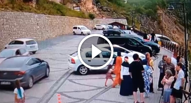 Giresun Göksu Travertenleri'nde Trafik Kazası Kamerada!