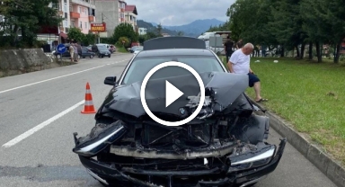 Giresun Tirebolu'da İki Otomobil Çarpıştı: 4 Kişi Yaralandı