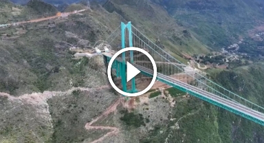 Dünyanın en yüksek köprüsü trafiğe açıldı!