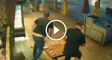 Pastaneye atılan pimi çekilmemiş bomba panik yaşattı!