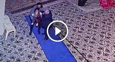 Düğünde boğazına şeker kaçan çocuk, gazetecinin "Heimlich manevrası" uygulamasıyla kurtarıldı