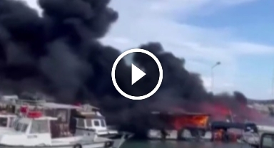 Korku dolu anlar: Tekneler alevlere teslim oldu!