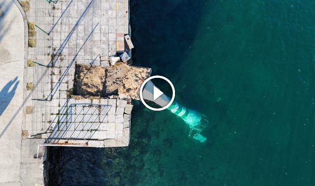 Fırtınanın etkisiyle devrilen deniz feneri havadan görüntülendi