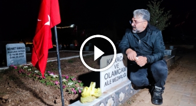 Depremde tüm ailesini kaybeden baba, 04.17'de mezar başında gözyaşlarına boğuldu