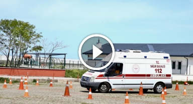Giresun'da ambulans personeli parkurlarda hayat kurtarmaya hazırlanıyor