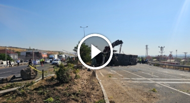 Giresun'a giden otobüsün devrildiği kaza güvenlik kamerasına böyle yansıdı