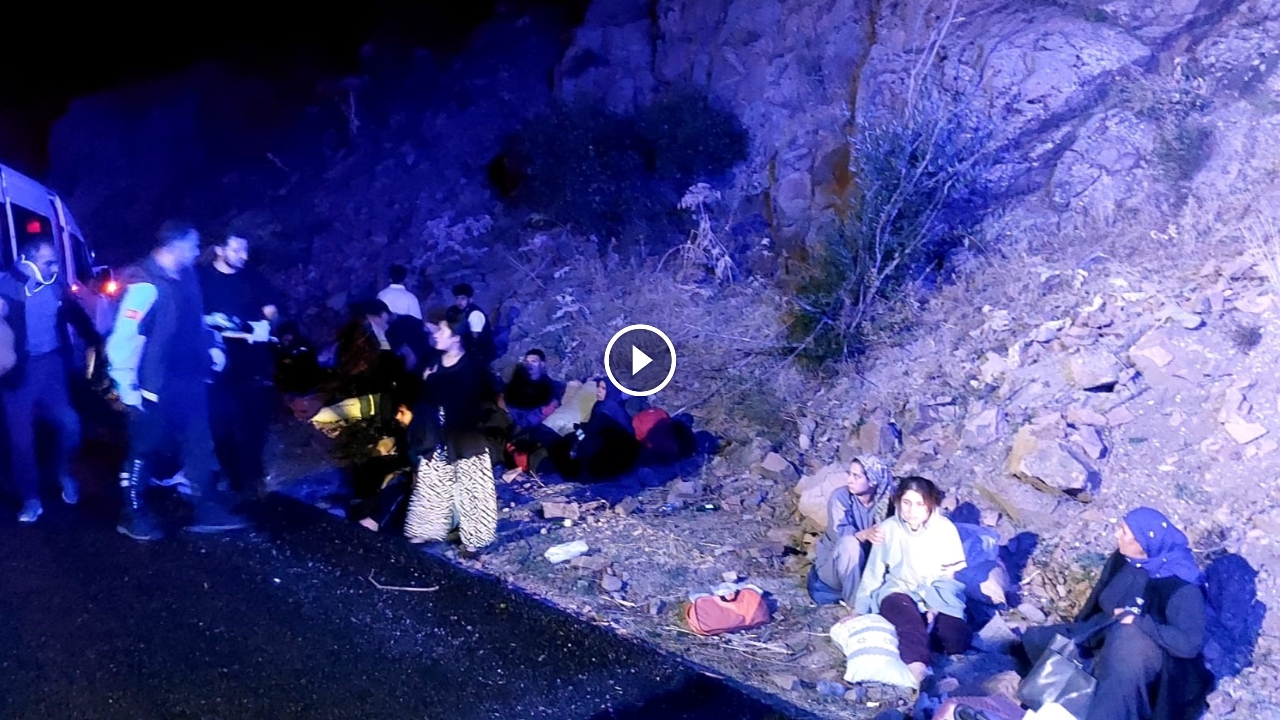 Mevsimlik fındık işçilerini taşıyan minibüs ile kamyonet çarpıştı: Yaralılar var